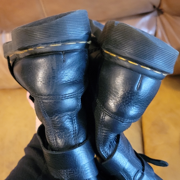 Mens size 9 womens 10 Dr. Martens strap boots - Picture 3 of 9